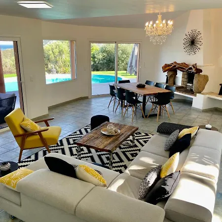 Azura, Vue Panoramique Et Proche A Santa Giulia, Piscine Chauffee Porto-Vecchio (Corsica)