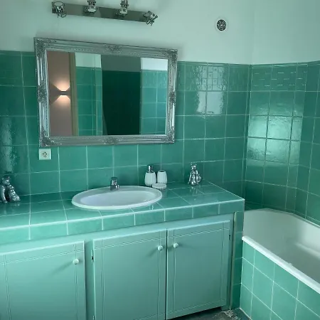 Villa Azura, Vue Panoramique Et Proche A Santa Giulia, Piscine Chauffee