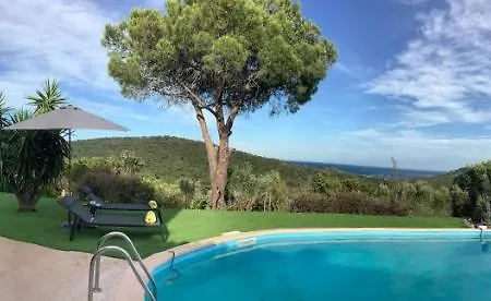 Azura, Vue Panoramique Et Proche A Santa Giulia, Piscine Chauffee